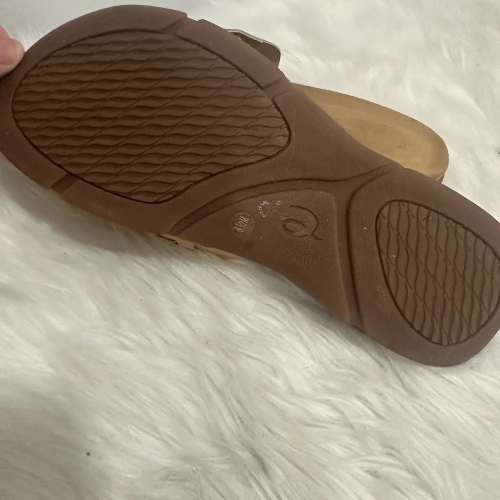 Easy Spirit size 6.5 Tan Woven Leather Sandals NEW